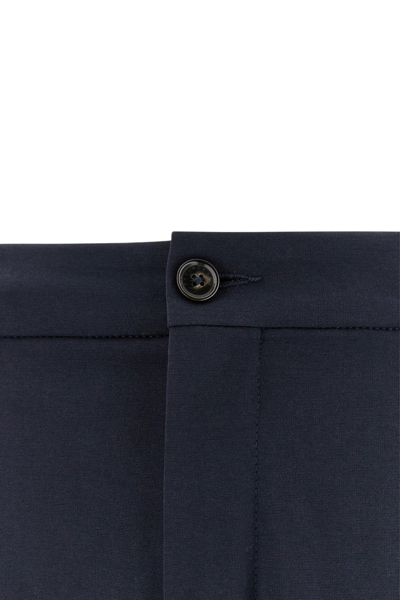 Dynamic chino trousers with pleats
