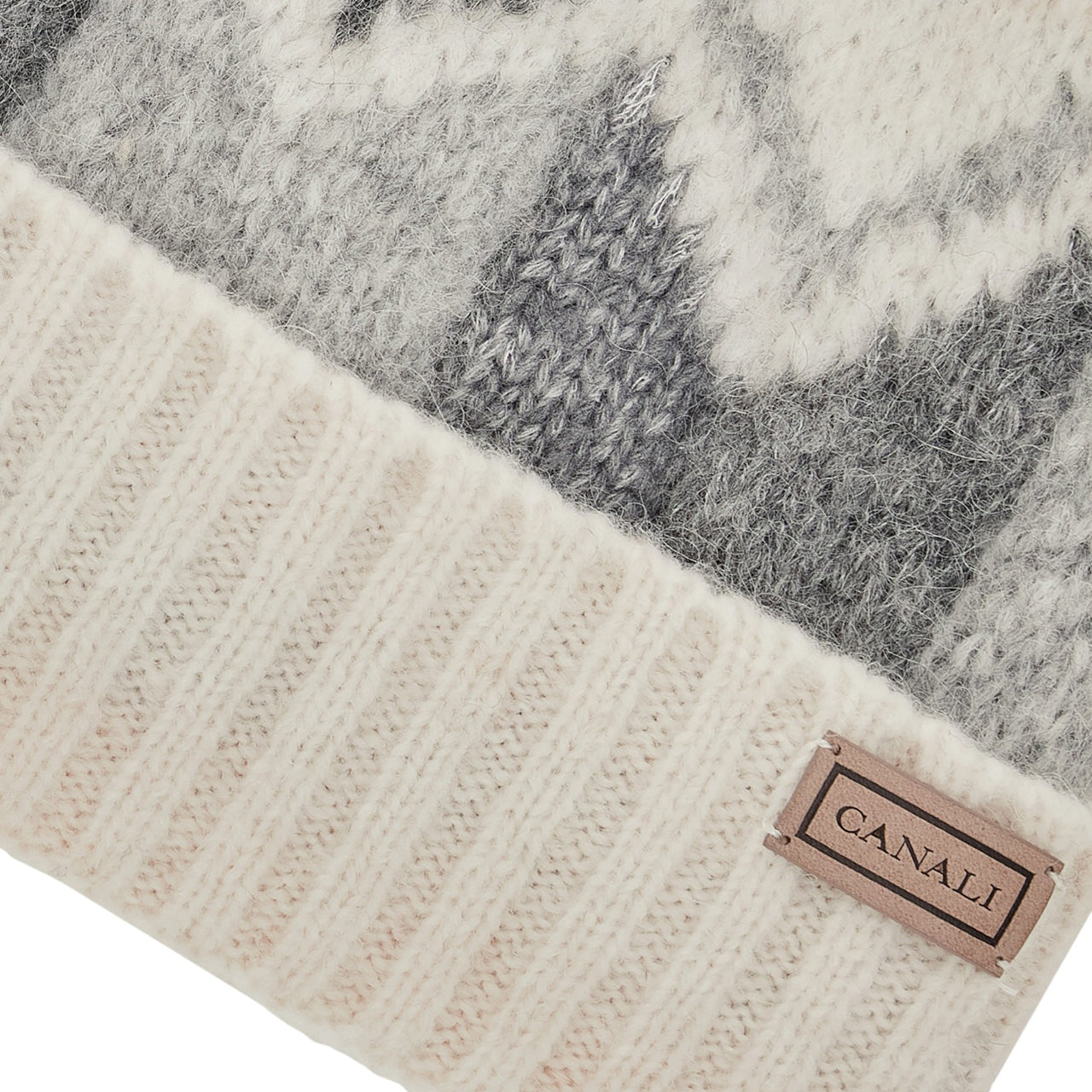 Hat in cream alpaca blend with grey tones